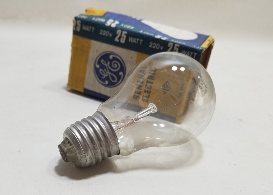 KUTUSUNDA ANTİKA AMPUL