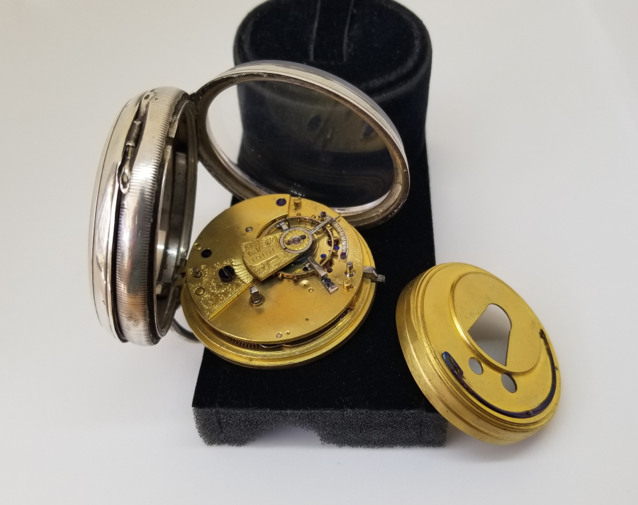 NADİR TİPTE GÜMÜŞ KASA YARIM PRİOR CEP SAATİ