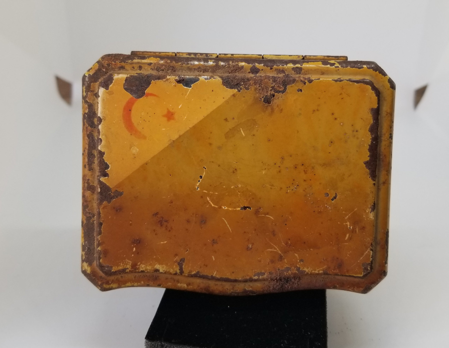 ÜZERİ AY YILDIZ FİGÜRLÜ NADİR FORMDA OSMANLI DÖNEMİ SUBAY TÜTÜN TABAKASI