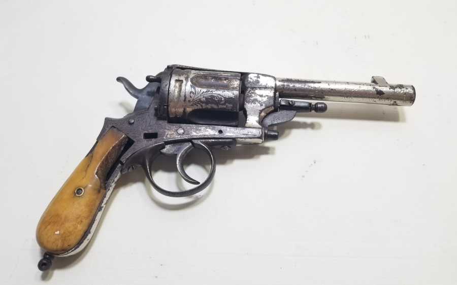 FİLDİŞİ SAPLI OSMANLI DÖNEM KARADAĞLI SUBAY TABANCASI