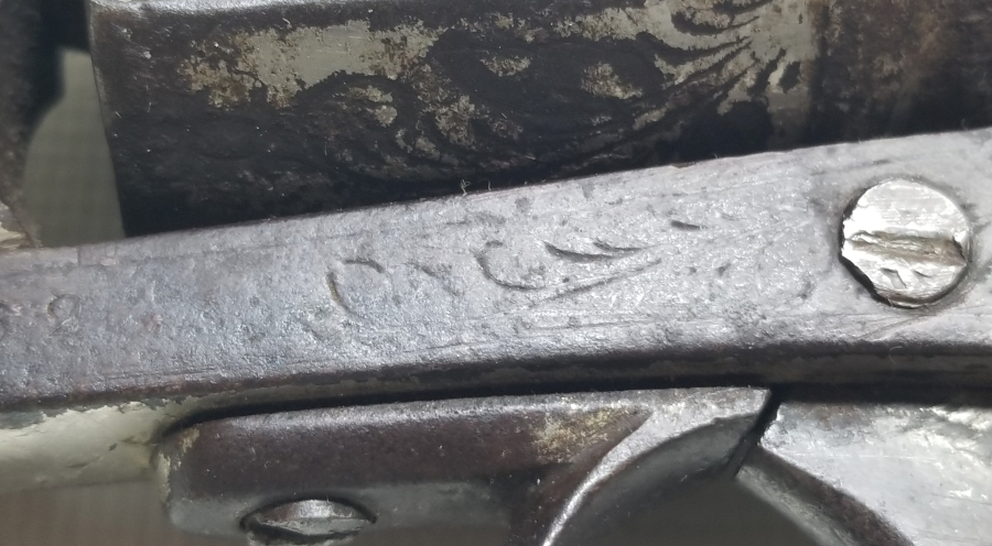 FİLDİŞİ SAPLI OSMANLI DÖNEM KARADAĞLI SUBAY TABANCASI