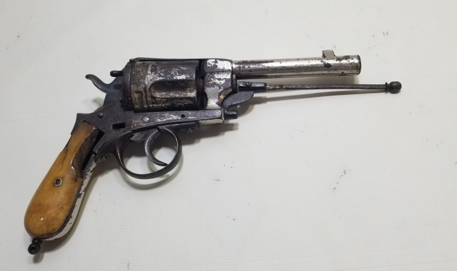 FİLDİŞİ SAPLI OSMANLI DÖNEM KARADAĞLI SUBAY TABANCASI