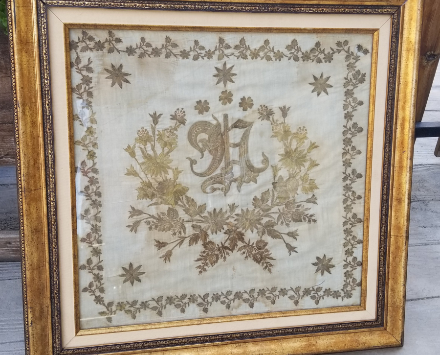 ÜZERİ OSMANLICA İNSİYALLİ GÜMÜŞ SIRMA İŞÇİLİKLİ SARAY İŞİ PANO