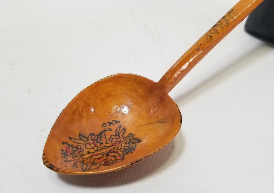 ÜZERİ TARİHLİ EL BOYAMA OSMANLI DÖNEMİ TAHTA KAŞIK