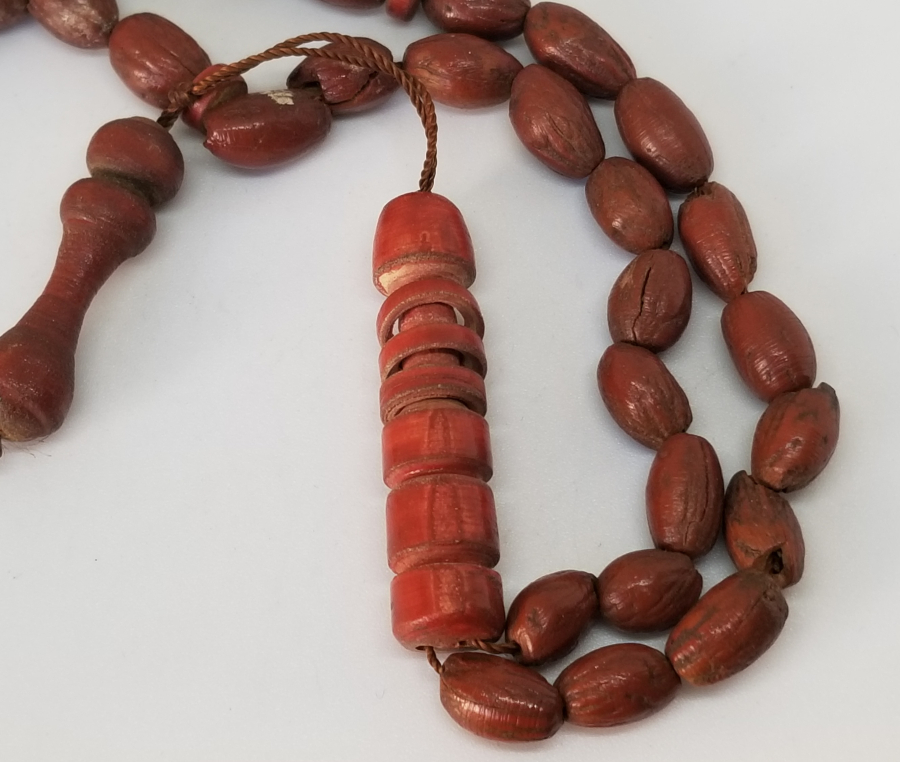 OSMANLI DÖNEMİ ZEYTİN ÇEKİRDEĞİNDEN YAPILMIŞ İMAMESİ MEVLEVİ SİKKESİ FORMUNDA TESPİH