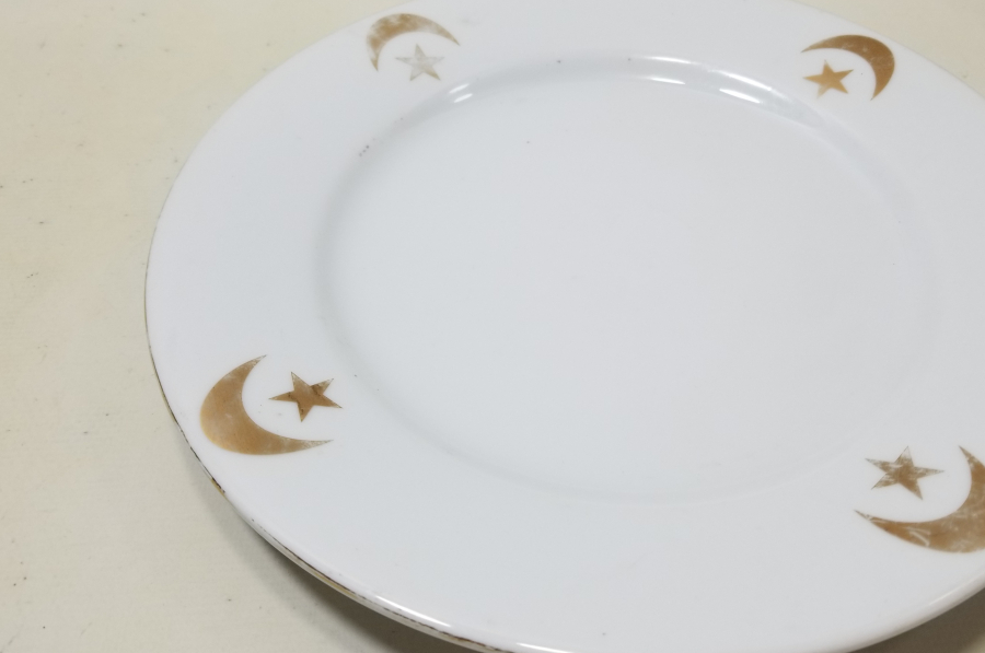 ÜZERİ AY YILDIZ FİGÜRLÜ OSMANLI DÖNEMİ PORSELEN TABAK