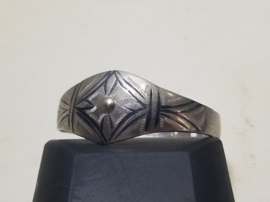 ÜZERİ SAVAT İŞÇİLİKLİ ANTİKA NAZAR BİLEZİĞİ