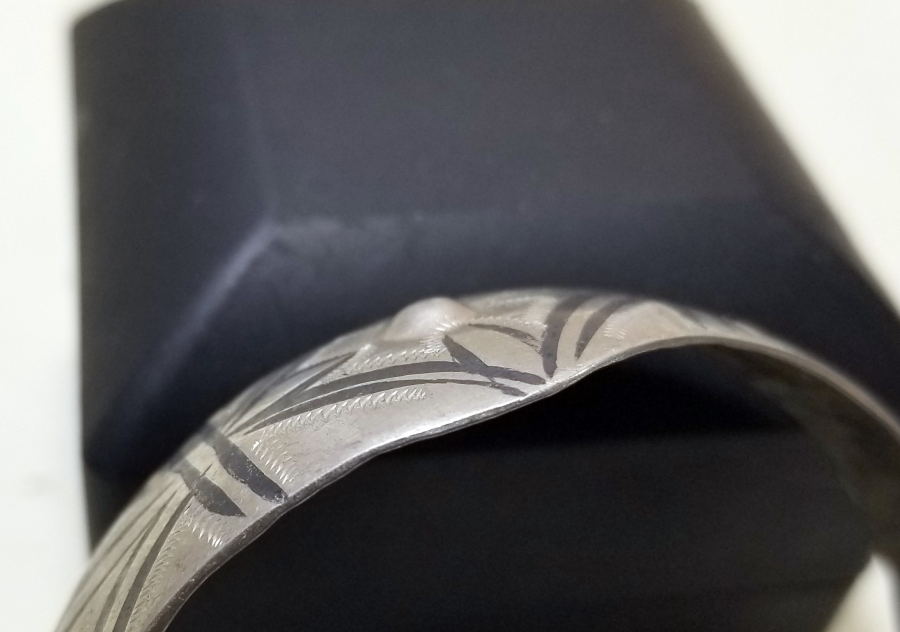 ÜZERİ SAVAT İŞÇİLİKLİ ANTİKA NAZAR BİLEZİĞİ