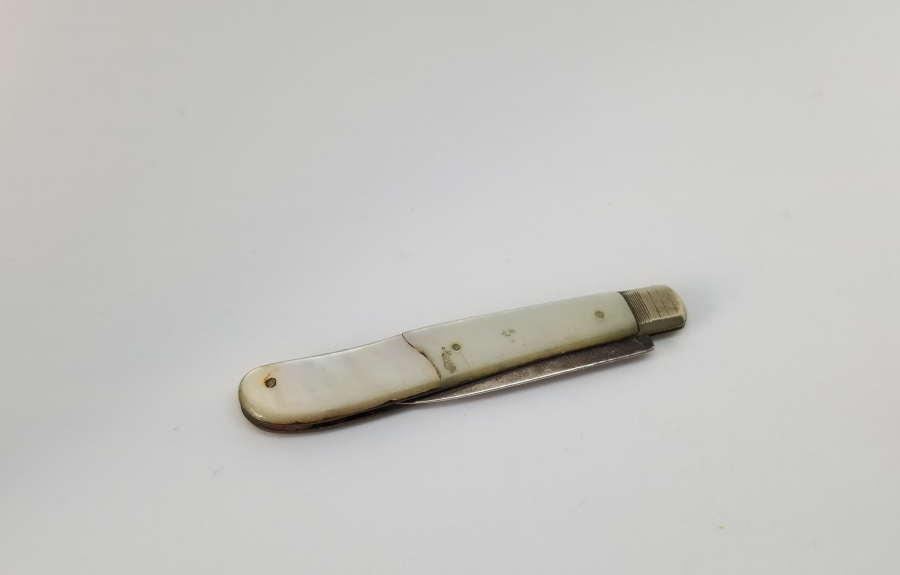 ÜZERİ DAMGALI SEDEF SAPLI ANTİKA İNGİLİZ SAATÇİ SAATİ