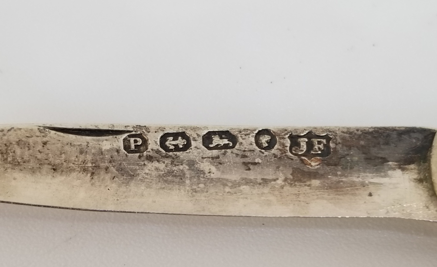 ÜZERİ DAMGALI SEDEF SAPLI ANTİKA İNGİLİZ SAATÇİ SAATİ