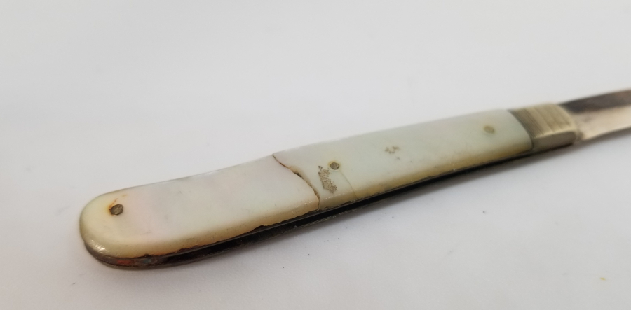 ÜZERİ DAMGALI SEDEF SAPLI ANTİKA İNGİLİZ SAATÇİ SAATİ