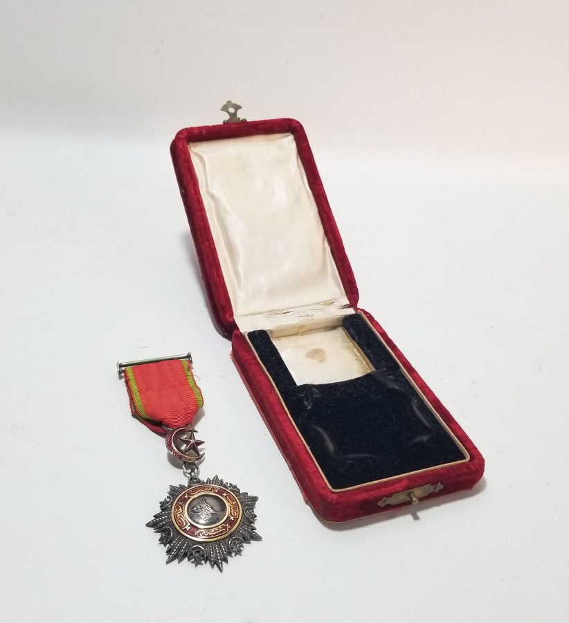 ORİJİNAL KUTUSUNDA 5.DERECE MECİDİ NİŞANI