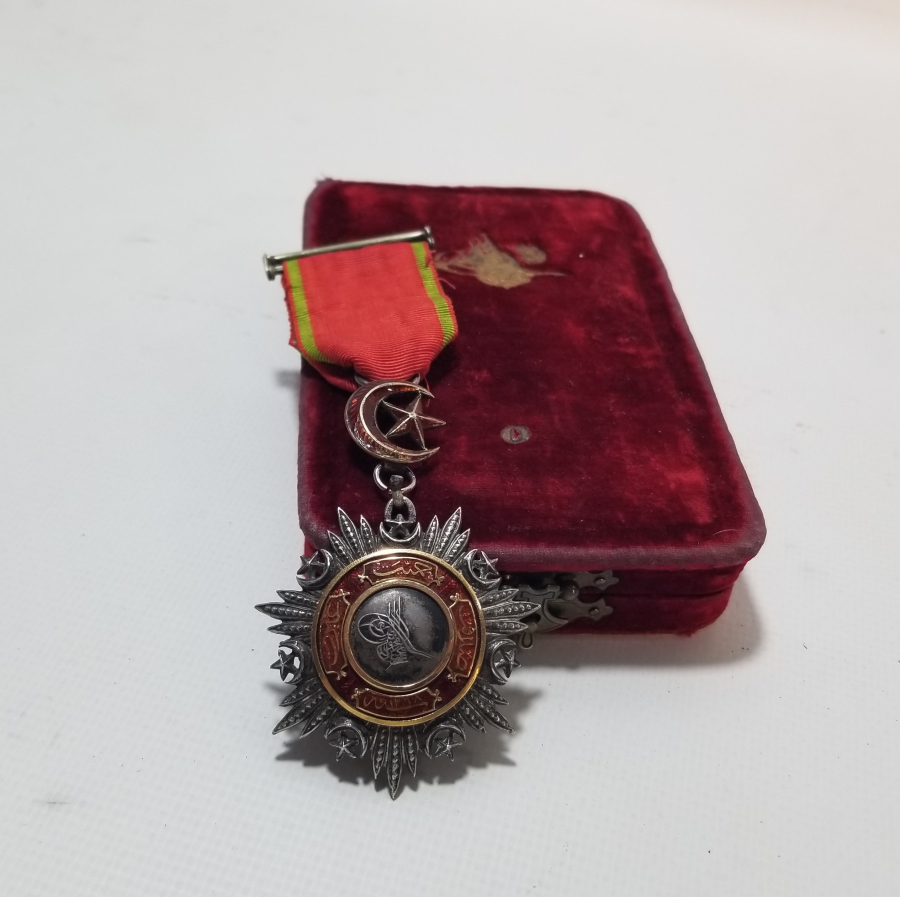 ORİJİNAL KUTUSUNDA 5.DERECE MECİDİ NİŞANI