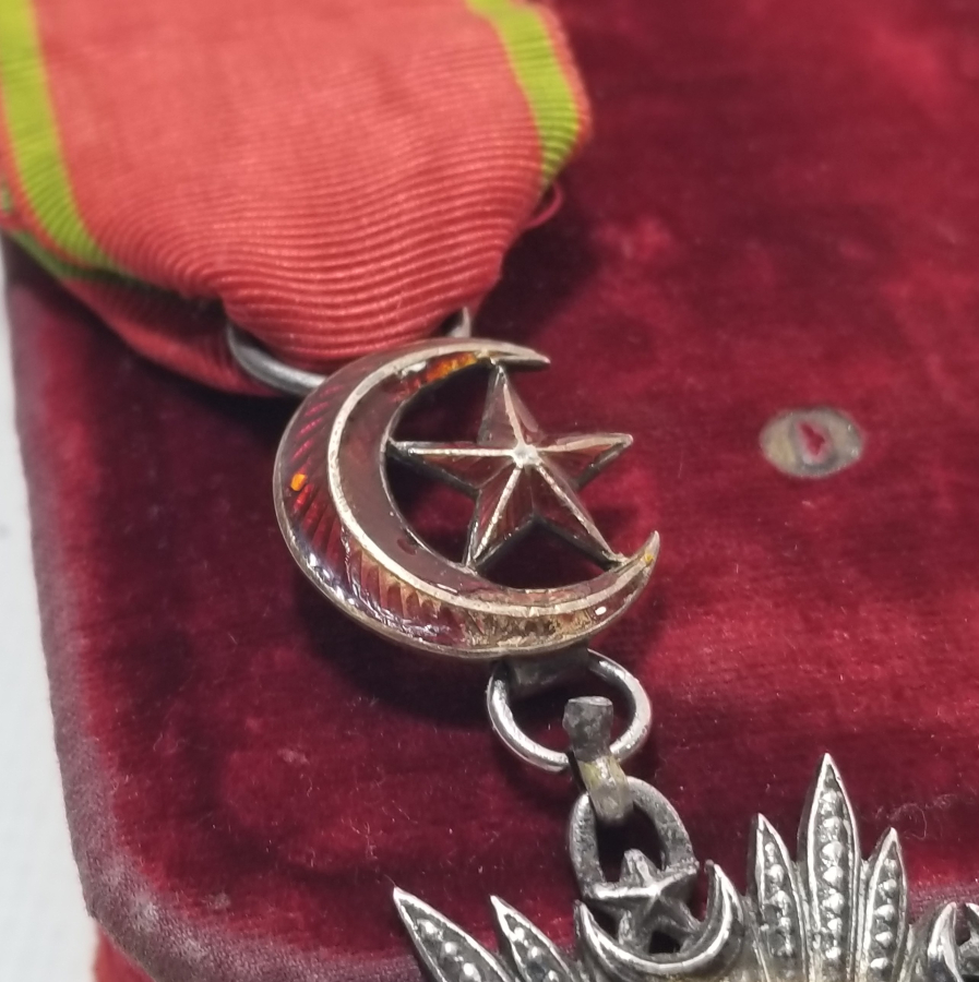 ORİJİNAL KUTUSUNDA 5.DERECE MECİDİ NİŞANI