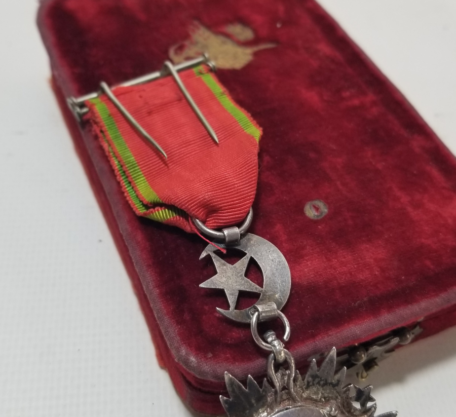 ORİJİNAL KUTUSUNDA 5.DERECE MECİDİ NİŞANI