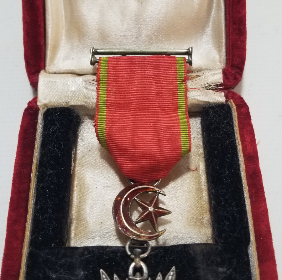 ORİJİNAL KUTUSUNDA 5.DERECE MECİDİ NİŞANI