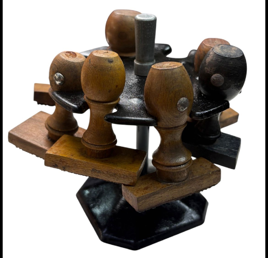 İZMİR MUTAFOĞLU SİNEMASINA AİT MÜHÜR VE GELİR GİDER EVRAKLARINDAN OLUŞAN LOT  - İZMİR SİNEMA TARİHİ