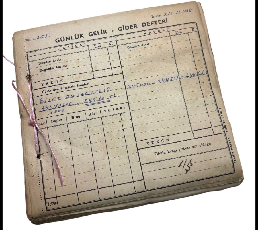İZMİR MUTAFOĞLU SİNEMASINA AİT MÜHÜR VE GELİR GİDER EVRAKLARINDAN OLUŞAN LOT  - İZMİR SİNEMA TARİHİ