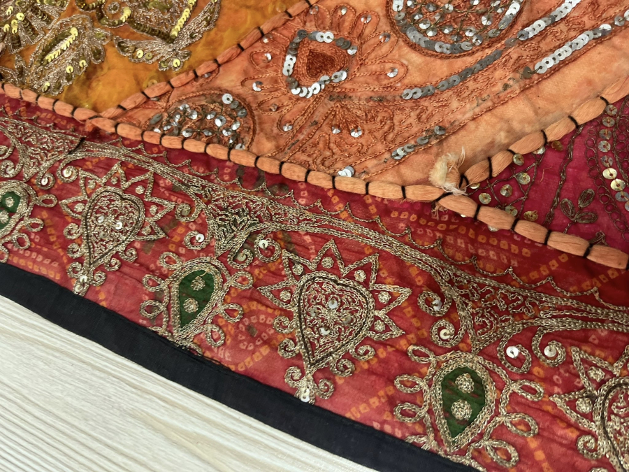 SIRMA İŞÇİLİKLİ VE PULLU EL İŞİ ANTİKA BOHÇA