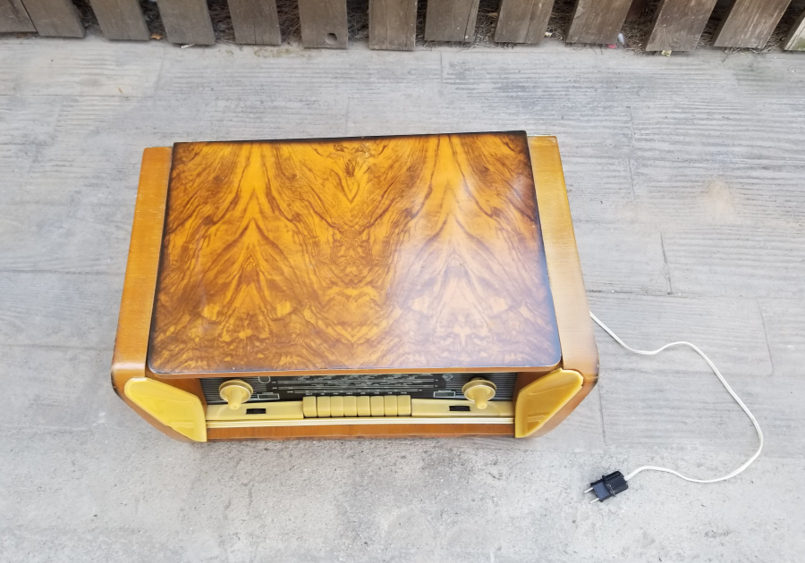 PLAKÇALARLI ÇOK NADİR ÇALIŞIR DURUMDA ANTİKA AHŞAP KASA RADYO