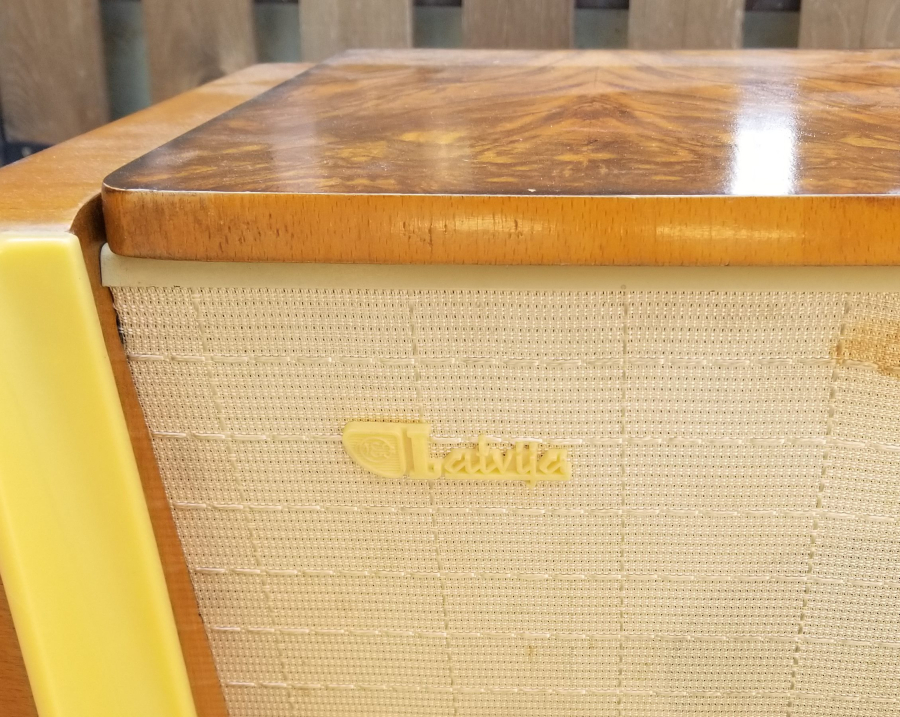 PLAKÇALARLI ÇOK NADİR ÇALIŞIR DURUMDA ANTİKA AHŞAP KASA RADYO