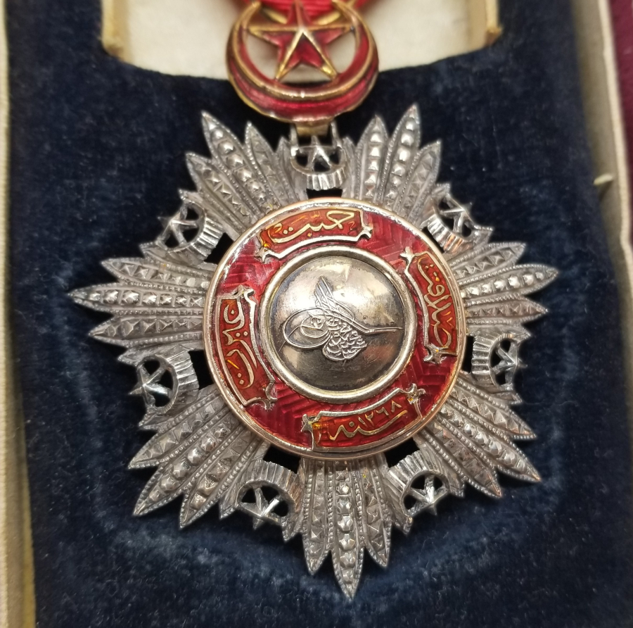 ORJİNAL KUTUSUNDA 4. DERECE MECİDİ NİŞANI