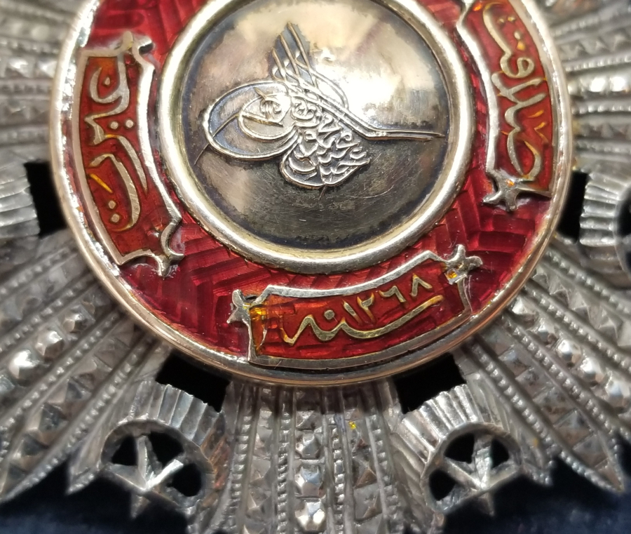 ORJİNAL KUTUSUNDA 4. DERECE MECİDİ NİŞANI