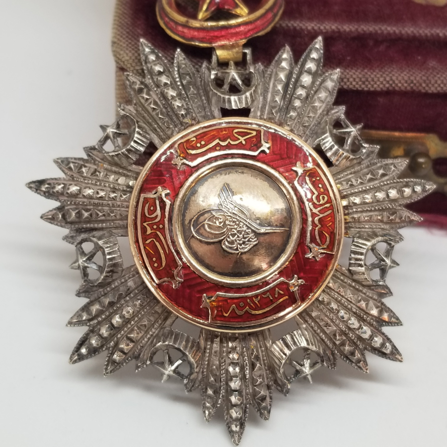 ORJİNAL KUTUSUNDA 4. DERECE MECİDİ NİŞANI