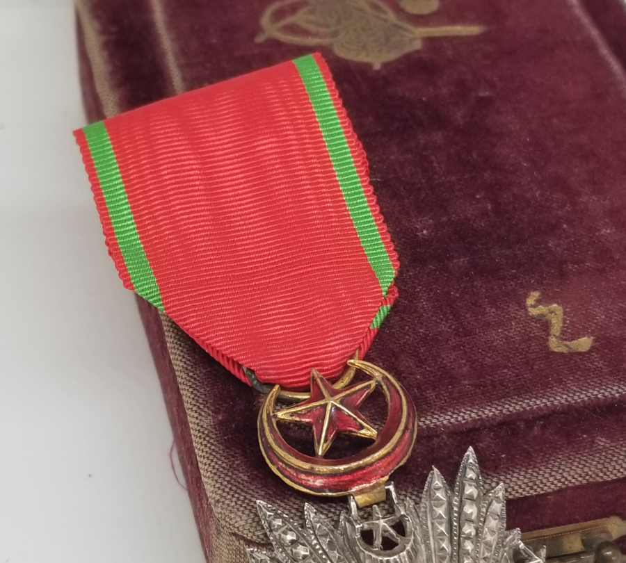 ORJİNAL KUTUSUNDA 4. DERECE MECİDİ NİŞANI