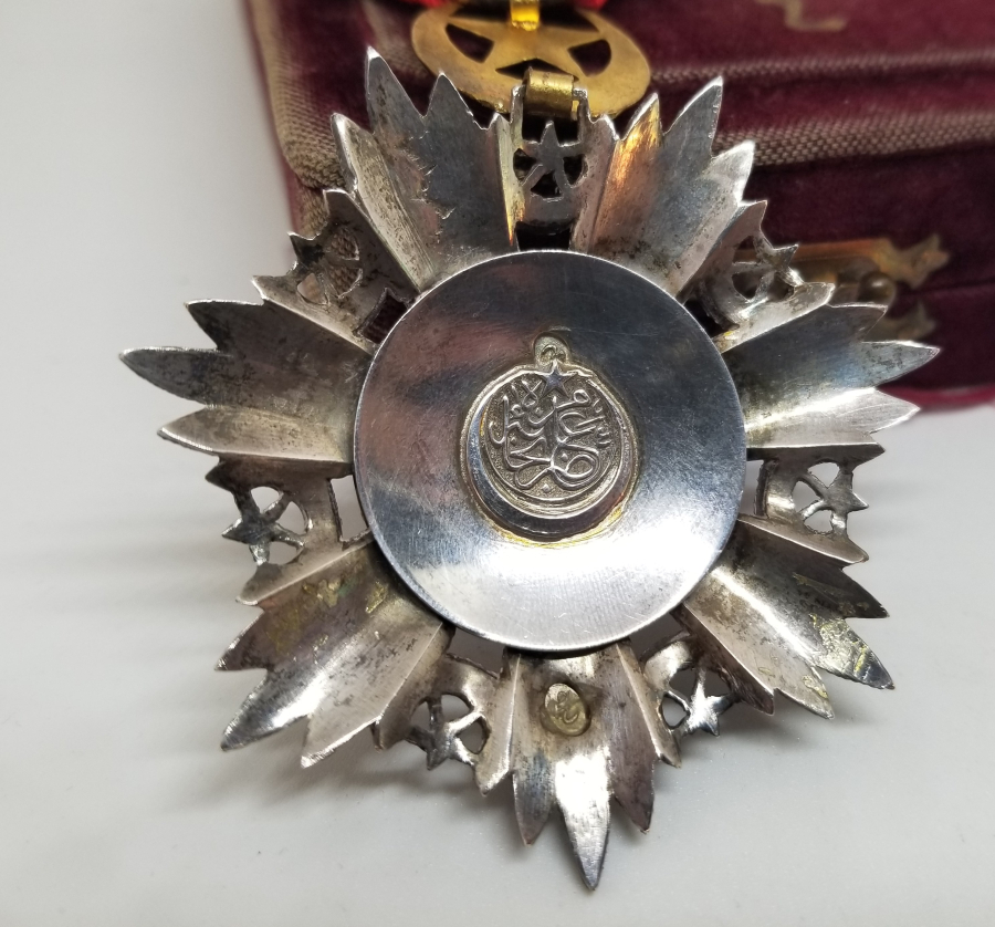 ORJİNAL KUTUSUNDA 4. DERECE MECİDİ NİŞANI