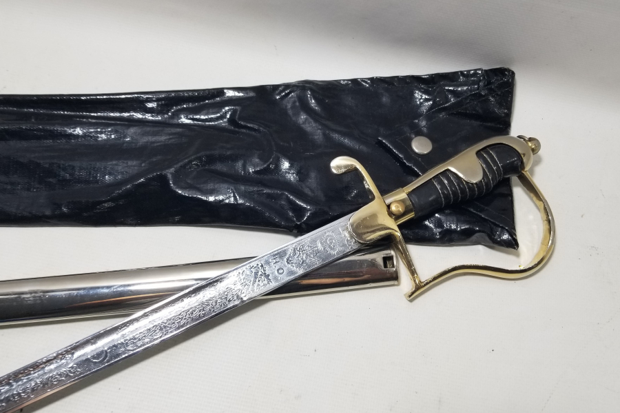 ORJİNAL KILIFINDA NADİR SUBAY KILICI