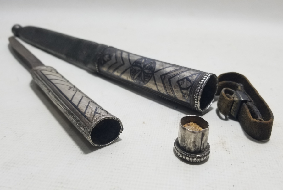 İÇİNDE GUBAR-I ŞERİF BULUNAN ÇOK NADİR SAVATLI GÜMÜŞ KUŞAK KAMASI