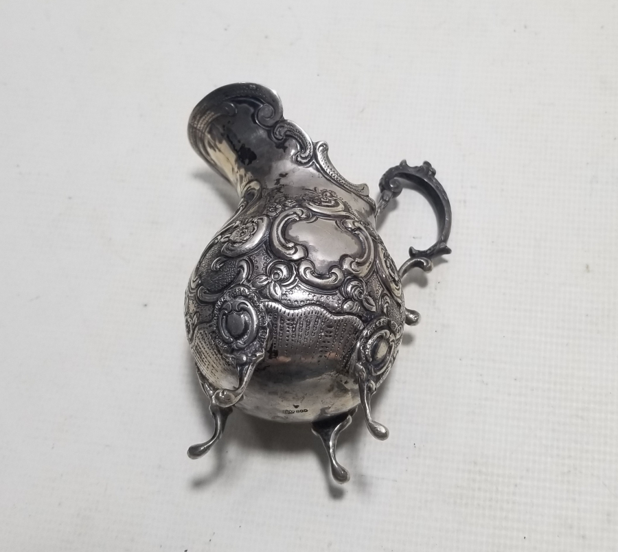 NADİR TİPTE KABARTMA İŞÇİLİKLİ ANTİKA GÜMÜŞ SÜTLÜK