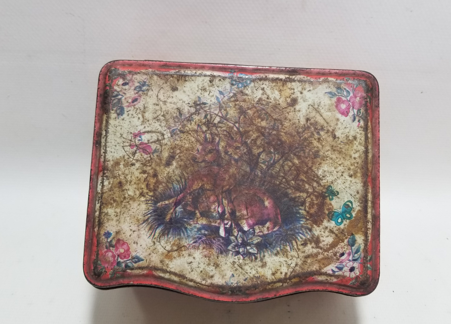 ANTİKA DİKİŞ İPLERİ KUTUSU