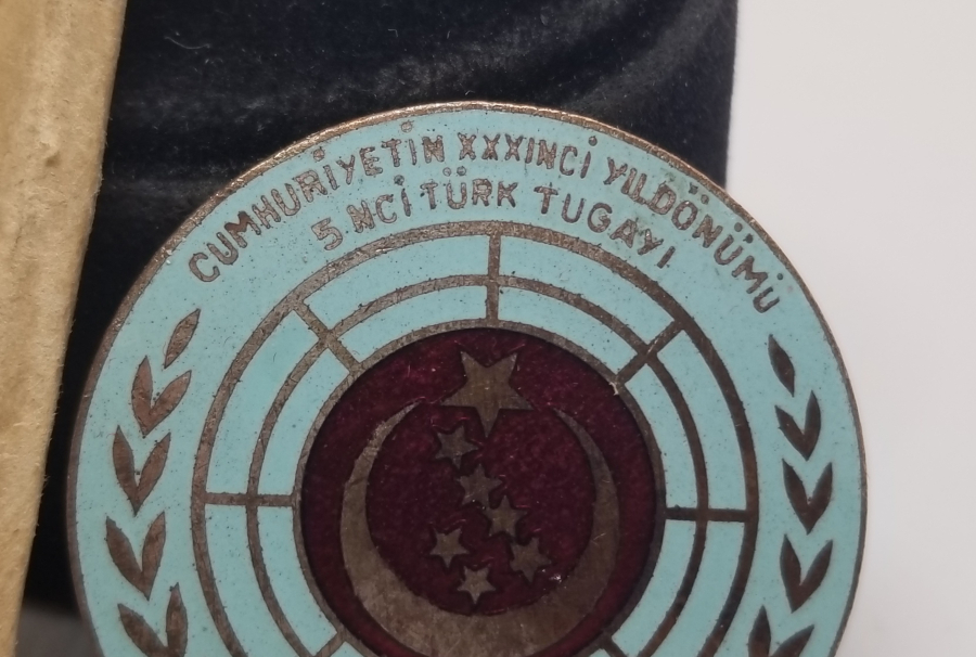 ORJİNAL KUTUSUNDA MİNELİ KORE HARBİ ROZETİ