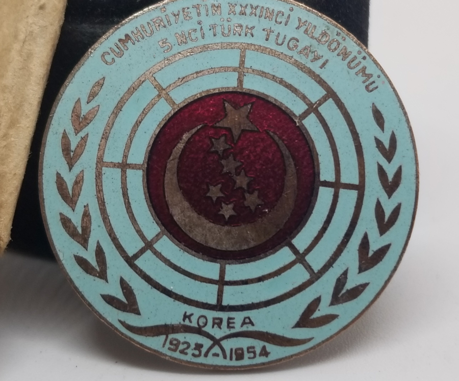 ORJİNAL KUTUSUNDA MİNELİ KORE HARBİ ROZETİ