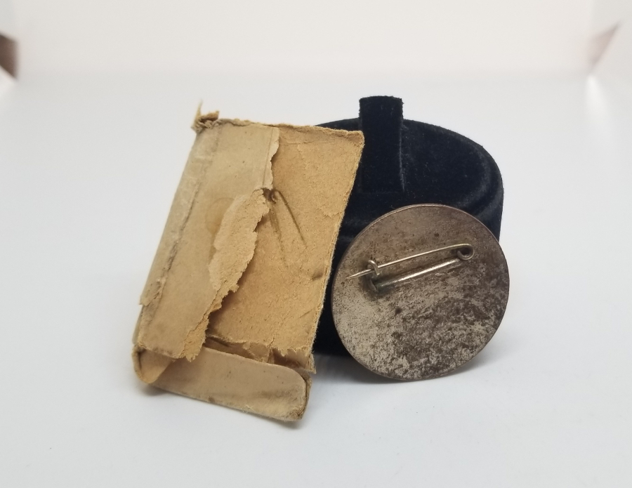 ORJİNAL KUTUSUNDA MİNELİ KORE HARBİ ROZETİ