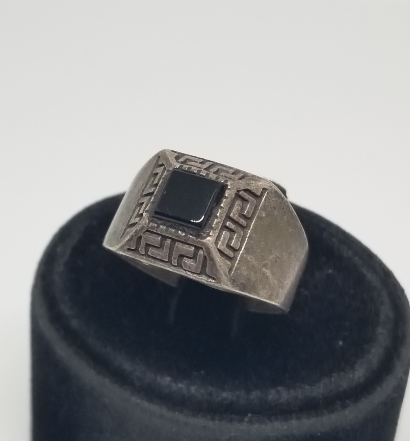 KABARTMA İŞÇİLİKLİ GÜMÜŞ ERKEK YÜZÜĞÜ