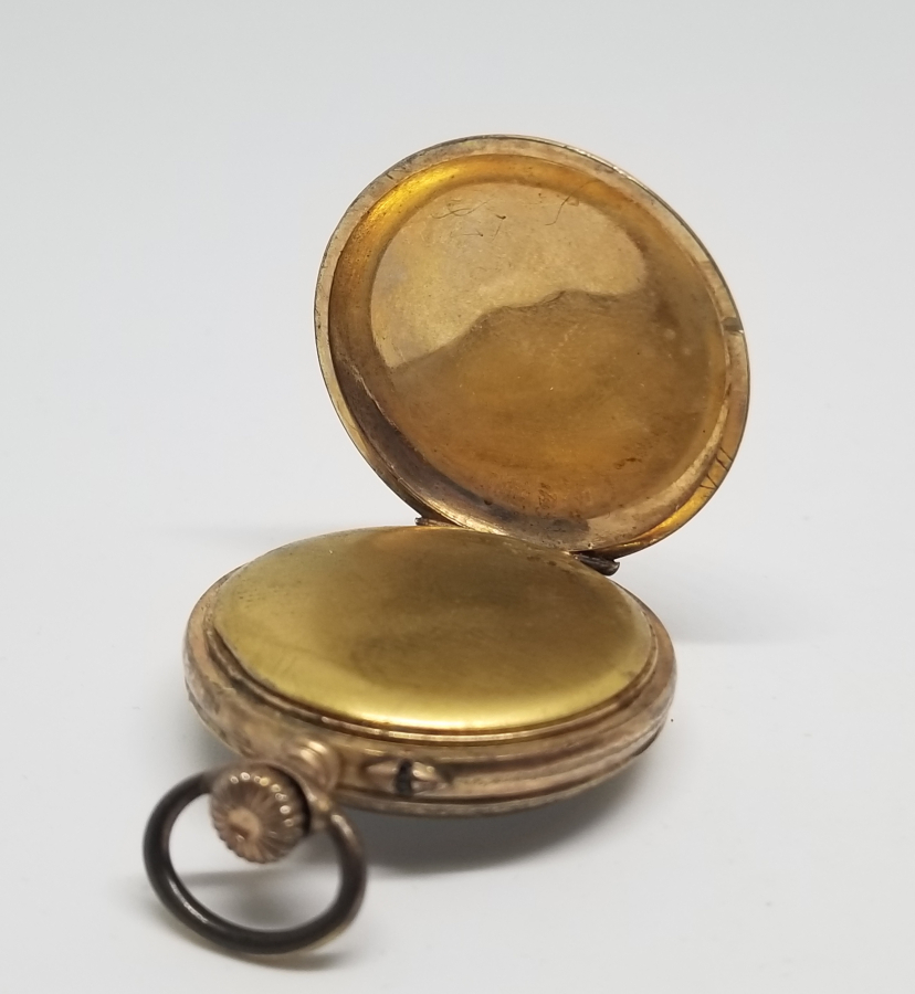 KABARTMA İŞÇİLİKLİ NADİR TİPTE ANTİKA ALTIN CEP SAATİ