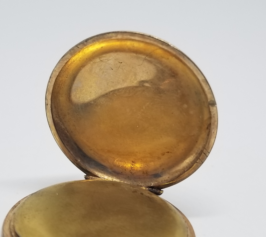 KABARTMA İŞÇİLİKLİ NADİR TİPTE ANTİKA ALTIN CEP SAATİ