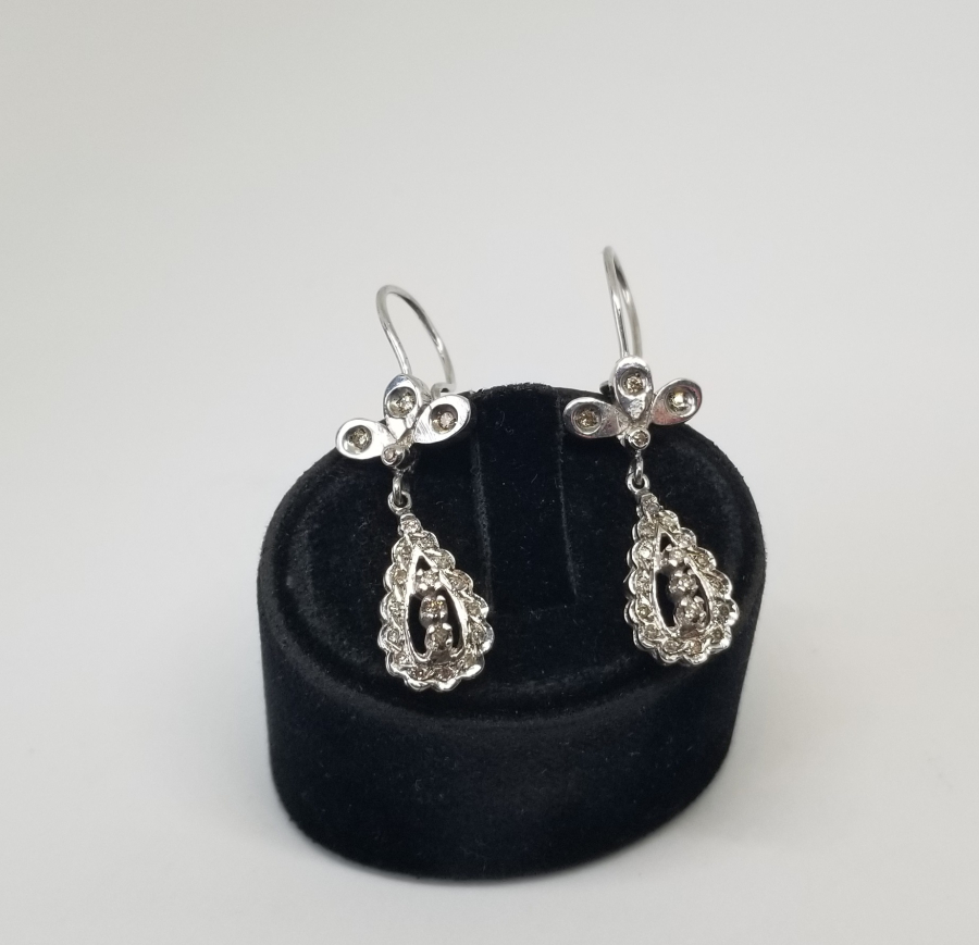 PIRLANTA TAŞLI DAMLA MODEL KÜPE