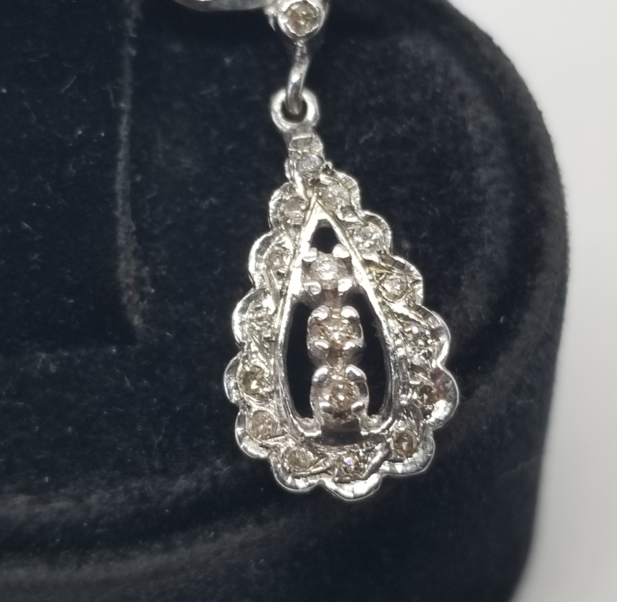 PIRLANTA TAŞLI DAMLA MODEL KÜPE