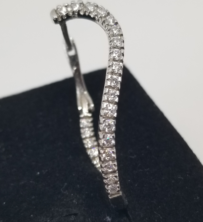 PIRLANTA TAŞLI SONSUZLUK MODELİ KÜPE