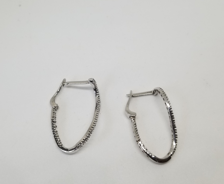 PIRLANTA TAŞLI SONSUZLUK MODELİ KÜPE