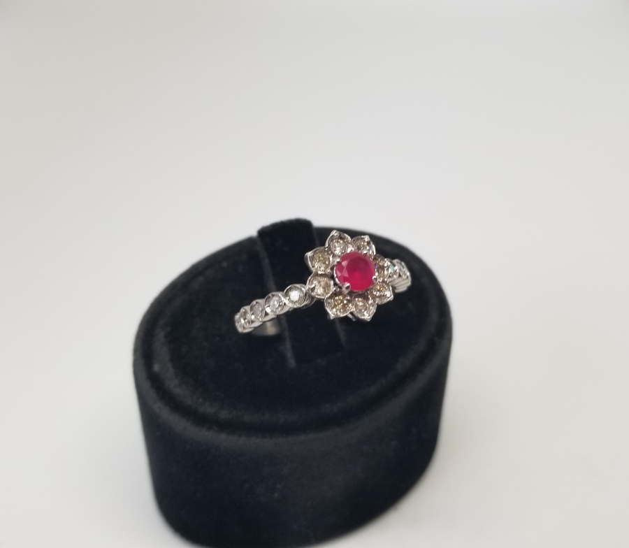 PIRLANTA VE YAKUT TAŞLI GÜNEŞ MODEL YÜZÜK