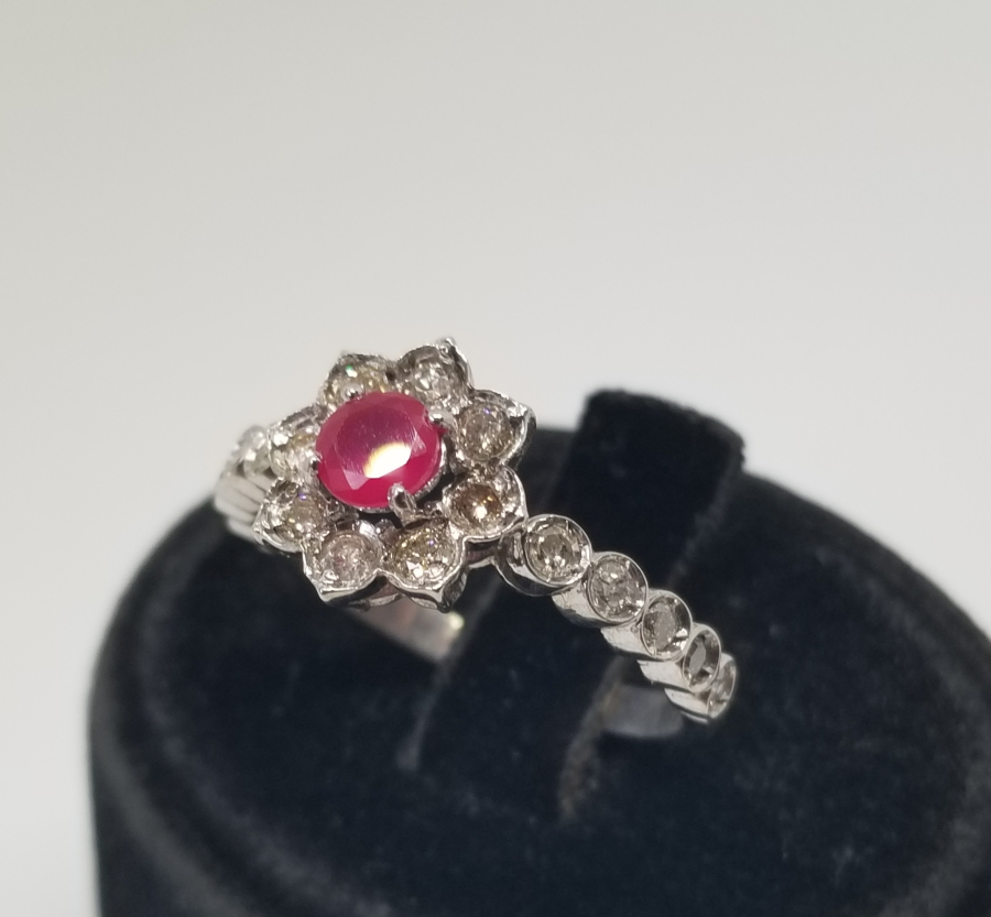 PIRLANTA VE YAKUT TAŞLI GÜNEŞ MODEL YÜZÜK