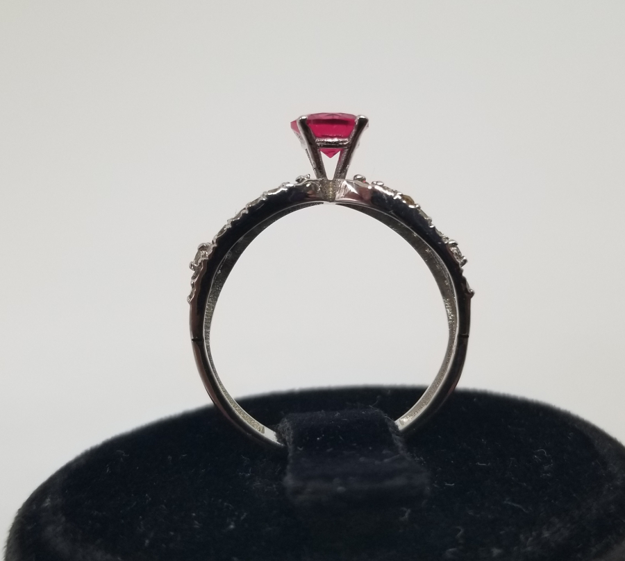 PIRLANTA VE YAKUT TAŞLI TEKTAŞ MODEL YÜZÜK