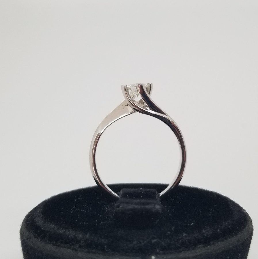 MOZANAİT TAŞLI TEKTAŞ MODEL YÜZÜK