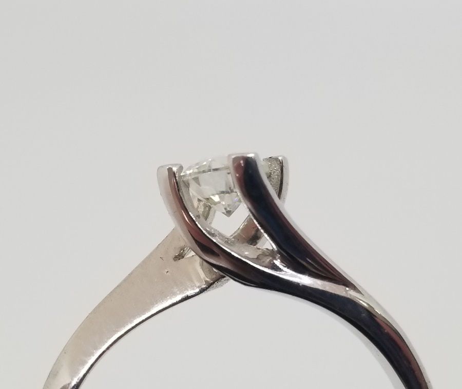 MOZANAİT TAŞLI TEKTAŞ MODEL YÜZÜK