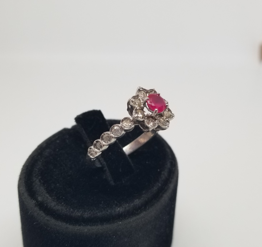 PIRLANTA VE YAKUT TAŞLI GÜNEŞ MODEL YÜZÜK